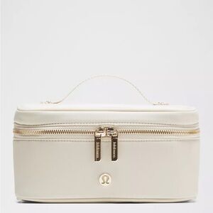 Lululemon Travel Toiletry Bag 3.5L- Light Ivory/Sheer Oak